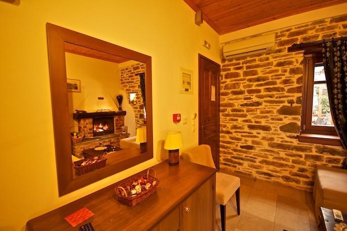Archontiko Papoutsi Apartment Mouresi Room photo